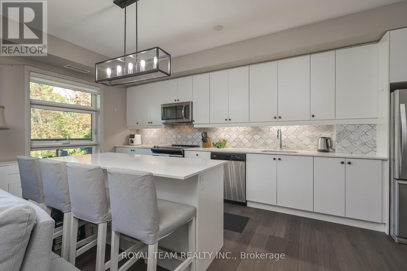 307 - 555 William Graham Drive, Aurora, Ontario  L4G 7C4 - Photo 17 - N12441835