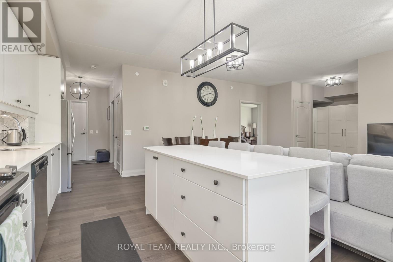 307 - 555 William Graham Drive, Aurora, Ontario  L4G 7C4 - Photo 18 - N12441835
