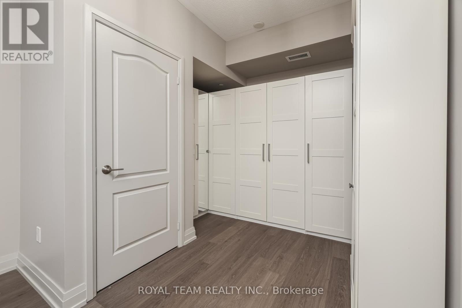 307 - 555 William Graham Drive, Aurora, Ontario  L4G 7C4 - Photo 19 - N12441835
