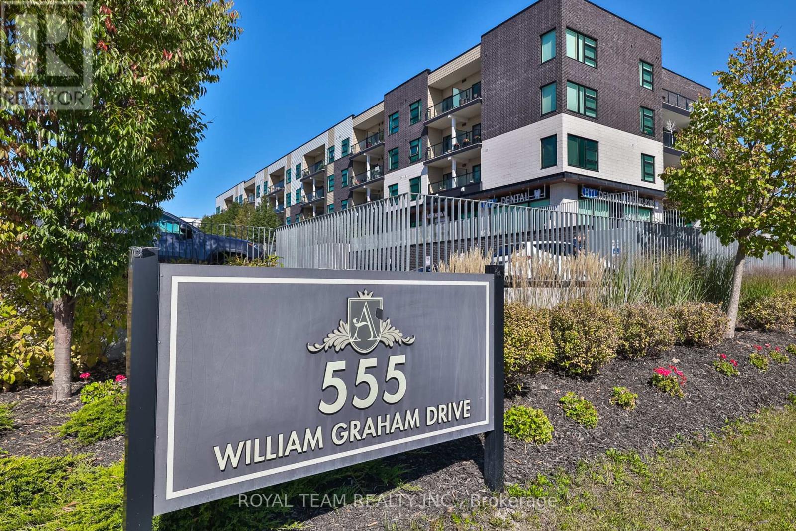 307 - 555 William Graham Drive, Aurora, Ontario  L4G 7C4 - Photo 2 - N12441835