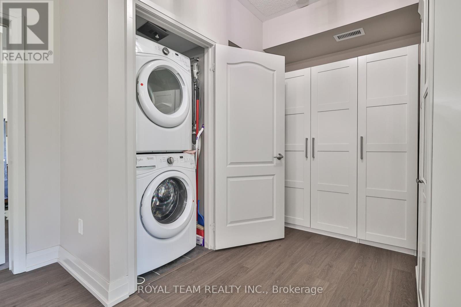 307 - 555 William Graham Drive, Aurora, Ontario  L4G 7C4 - Photo 26 - N12441835