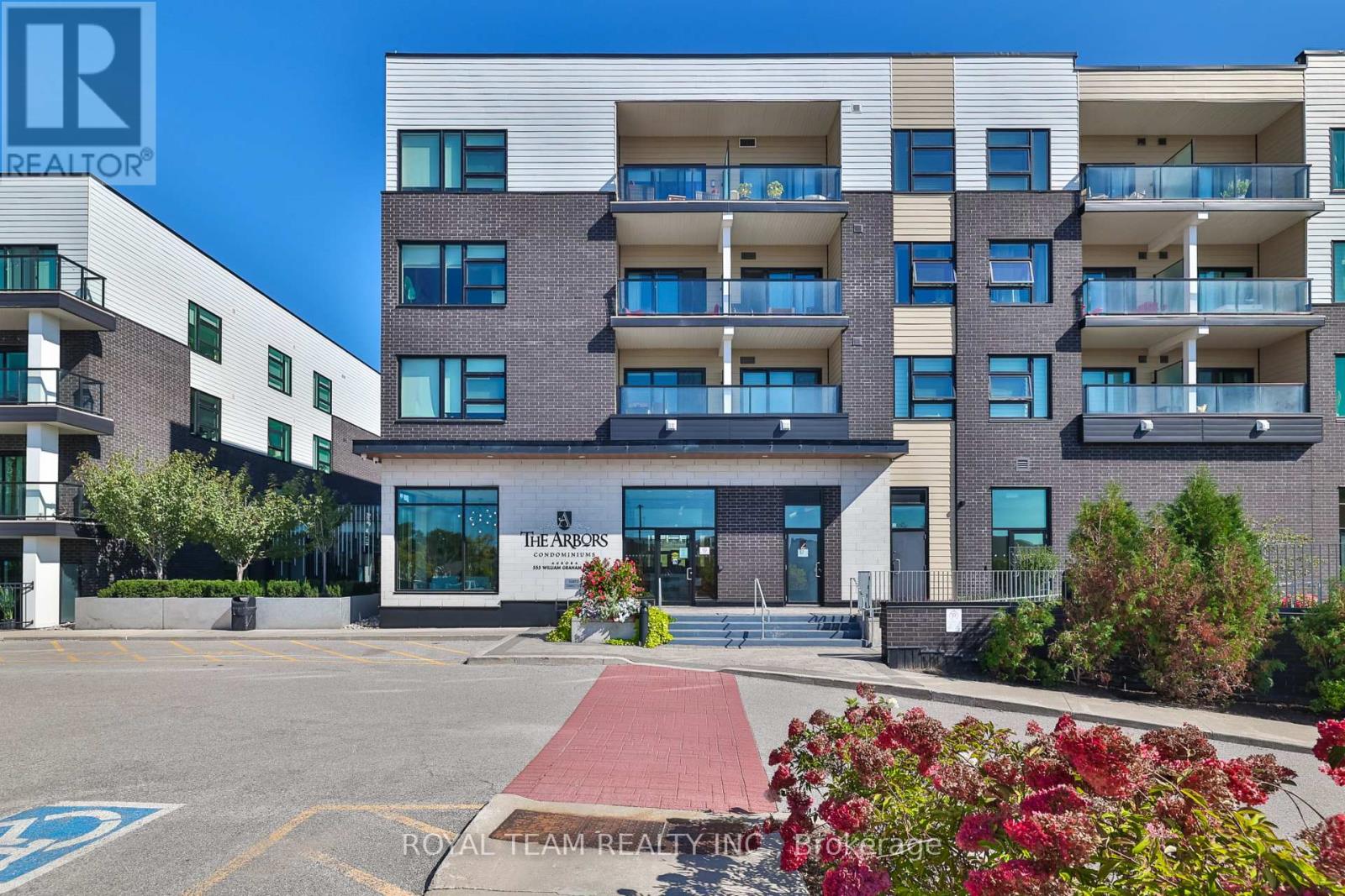 307 - 555 William Graham Drive, Aurora, Ontario  L4G 7C4 - Photo 3 - N12441835
