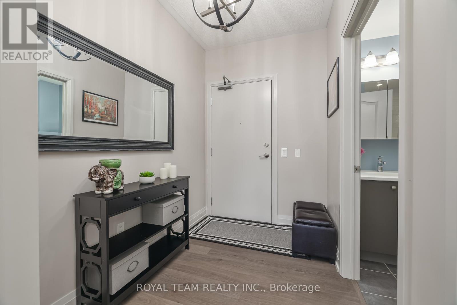 307 - 555 William Graham Drive, Aurora, Ontario  L4G 7C4 - Photo 8 - N12441835