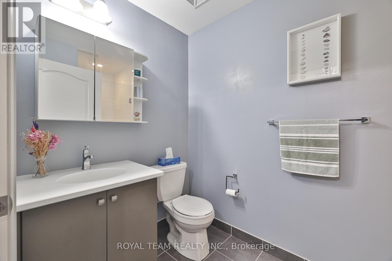 307 - 555 William Graham Drive, Aurora, Ontario  L4G 7C4 - Photo 9 - N12441835