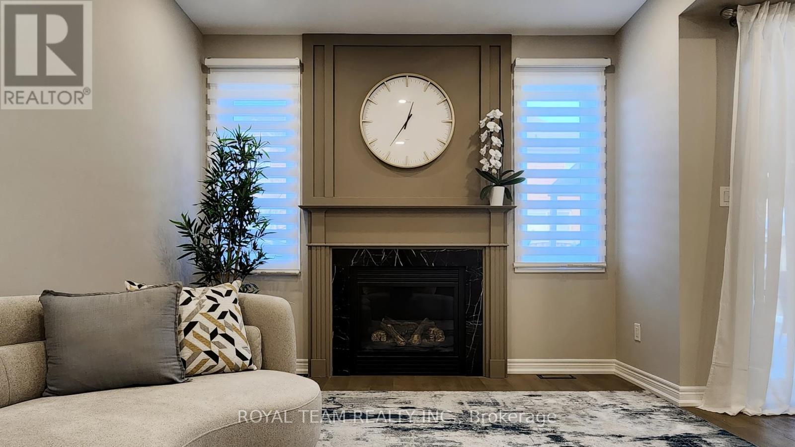 4 Church View Avenue, Markham (Victoria Manor-Jennings Gate), Ontario  L6C 0L6 - Photo 13 - N12441837