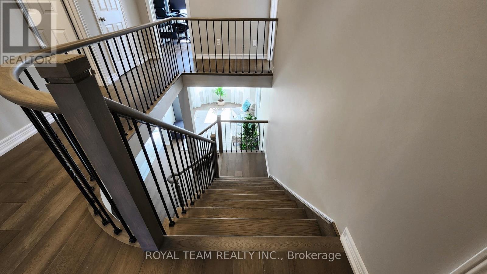 4 Church View Avenue, Markham (Victoria Manor-Jennings Gate), Ontario  L6C 0L6 - Photo 19 - N12441837