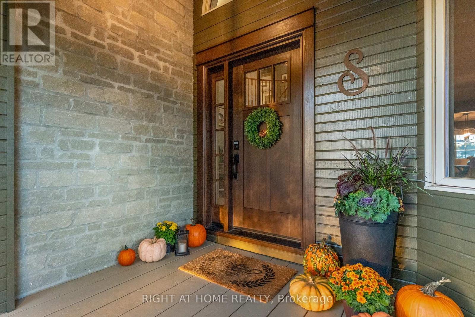 2255 Douglas Avenue, Innisfil, Ontario  L9S 2C5 - Photo 3 - N12441852