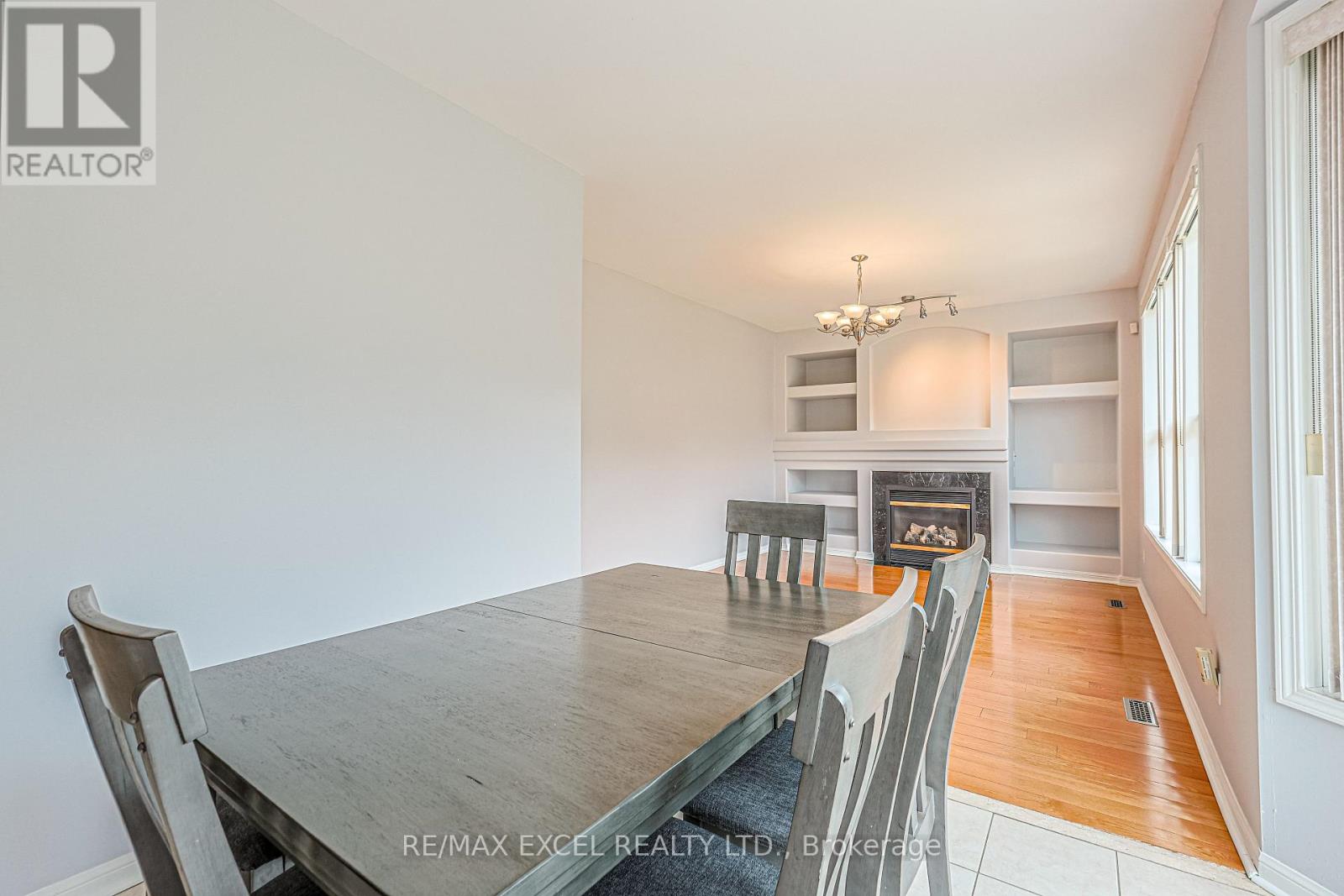 37 Baintree Street, Markham (Wismer), Ontario  L6E 1G5 - Photo 10 - N12441856