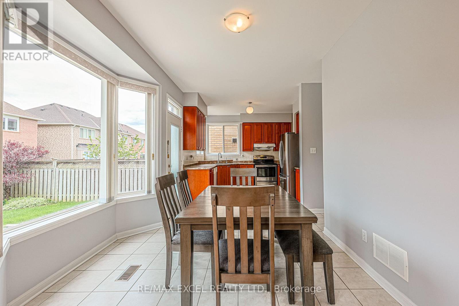 37 Baintree Street, Markham (Wismer), Ontario  L6E 1G5 - Photo 13 - N12441856
