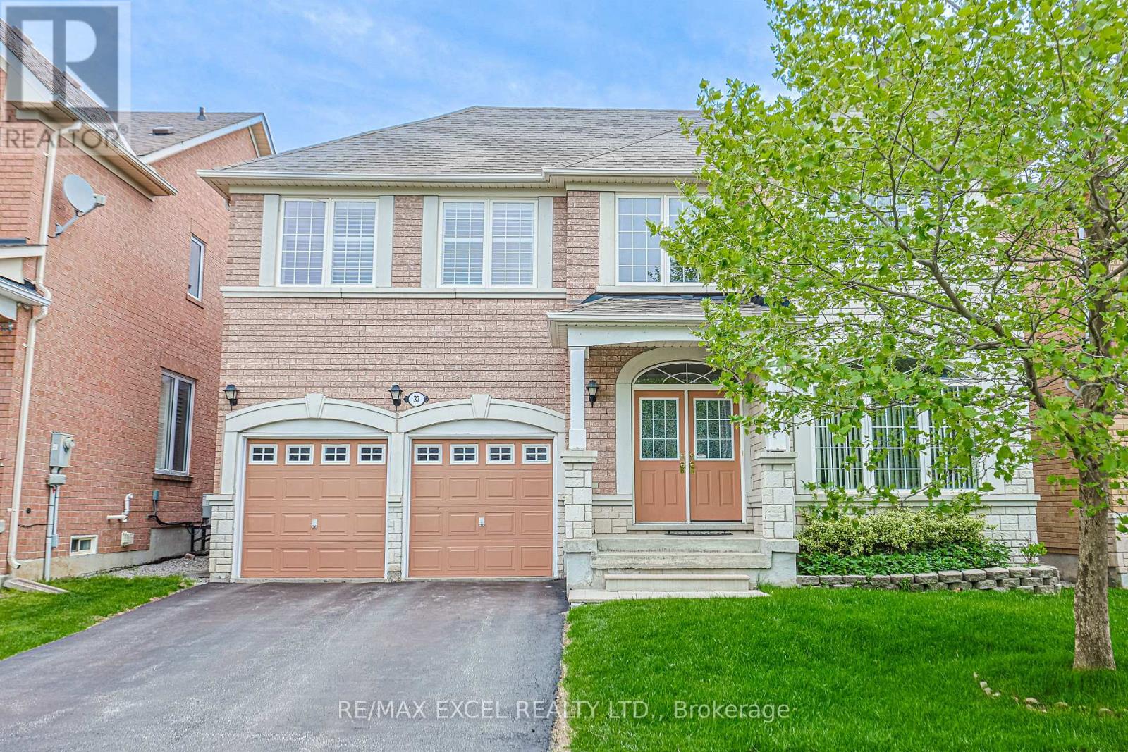 37 Baintree Street, Markham (Wismer), Ontario  L6E 1G5 - Photo 2 - N12441856