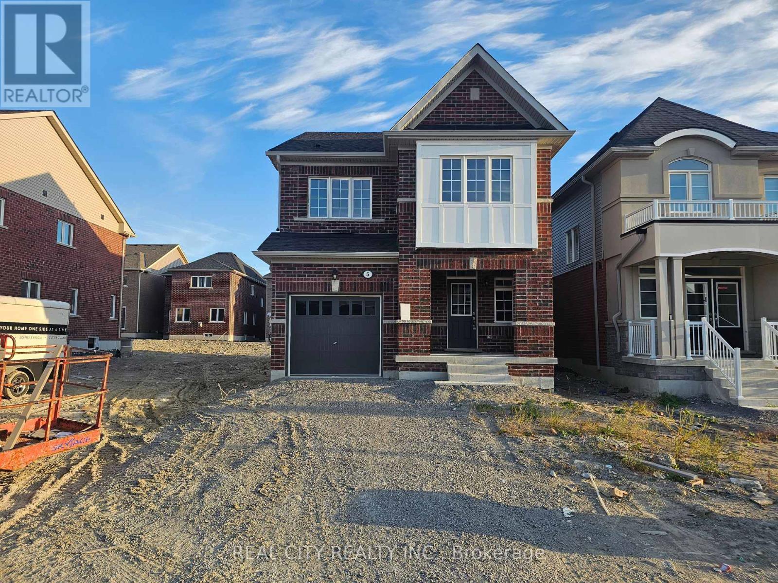 5 Heather Fullerton Road, Georgina, Ontario  L0E 1R0 - Photo 1 - N12441870