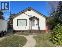 628 5th STREET E East Flat