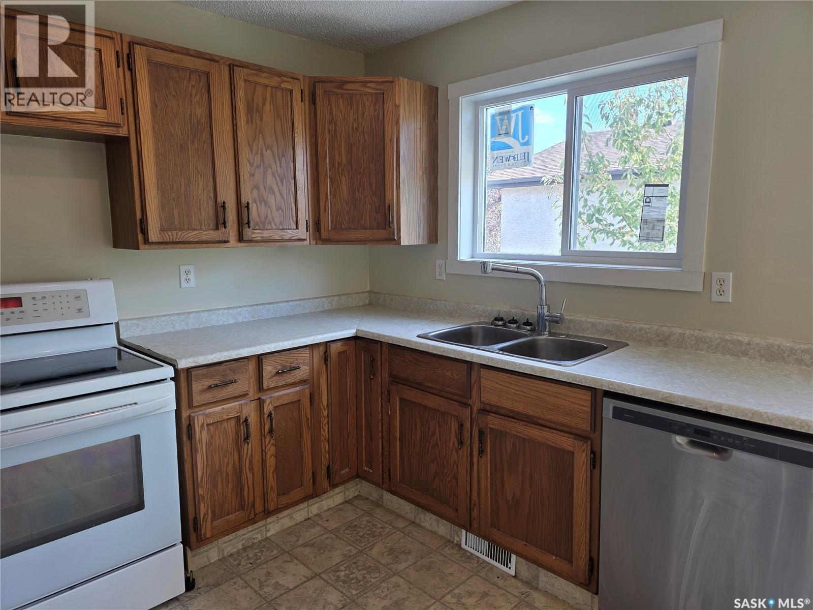 7123 Lanigan Drive, Regina, Saskatchewan  S4X 3Y1 - Photo 11 - SK019971
