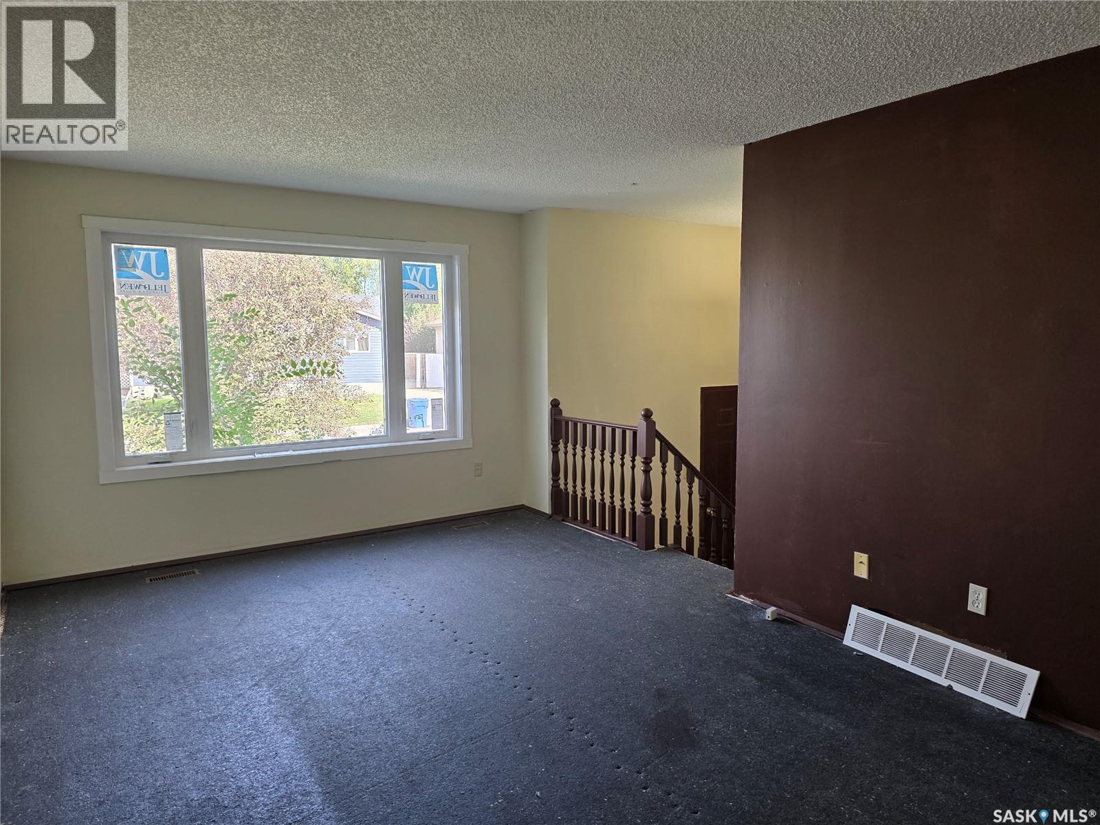 7123 Lanigan Drive, Regina, Saskatchewan  S4X 3Y1 - Photo 4 - SK019971
