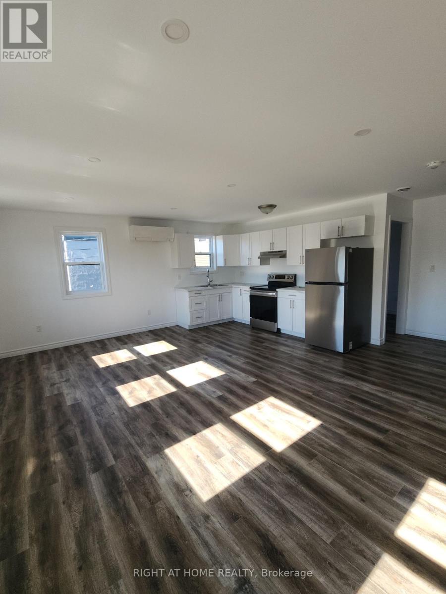 205 - 9 Queen Street W, Springwater, Ontario  L0L 1P0 - Photo 6 - S12441834