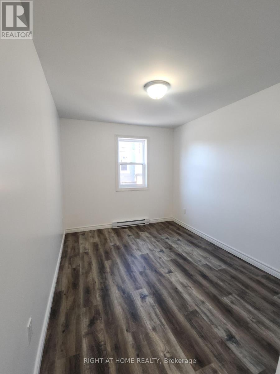 205 - 9 Queen Street W, Springwater, Ontario  L0L 1P0 - Photo 8 - S12441834
