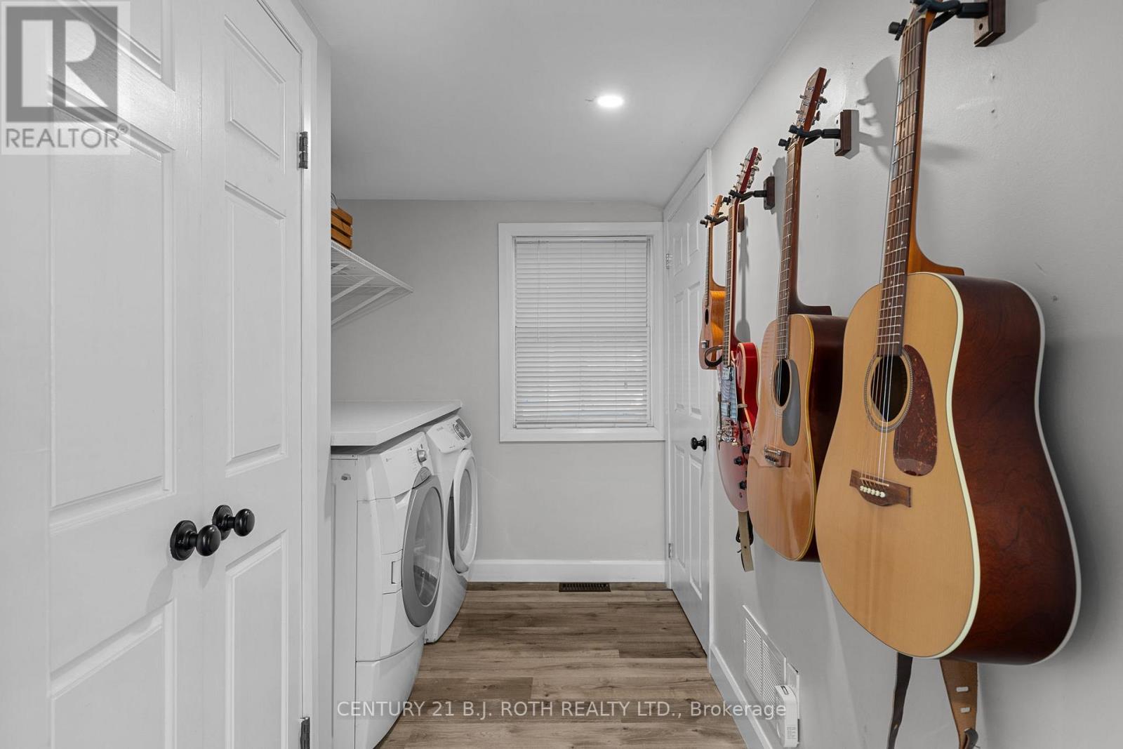 87 Victoria Street, Orillia, Ontario  L3V 2V9 - Photo 10 - S12441855