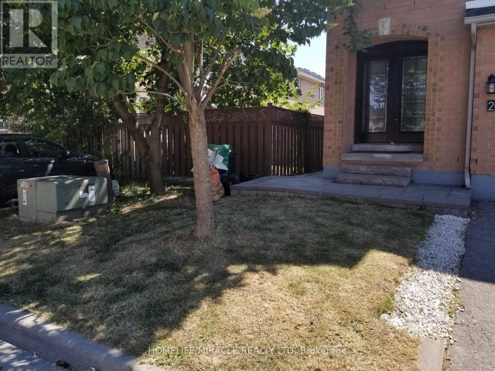 35 - 2 Goldberry Court, Brampton, Ontario  L6X 4P5 - Photo 1 - W12441841