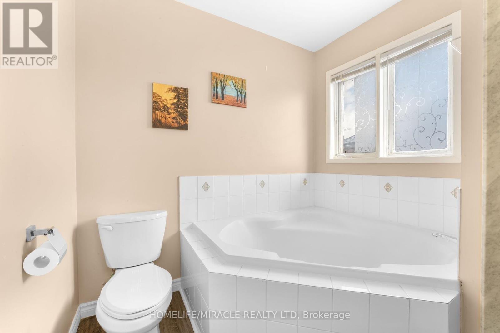 35 - 2 Goldberry Court, Brampton, Ontario  L6X 4P5 - Photo 12 - W12441841