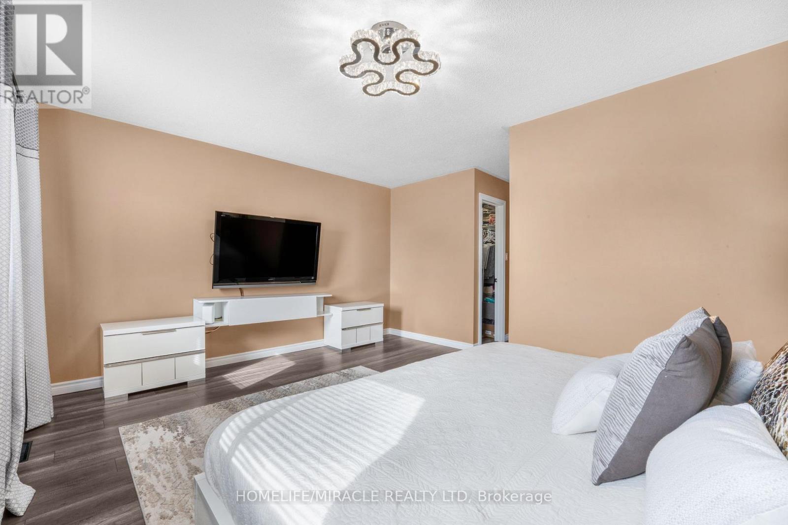 35 - 2 Goldberry Court, Brampton, Ontario  L6X 4P5 - Photo 9 - W12441841