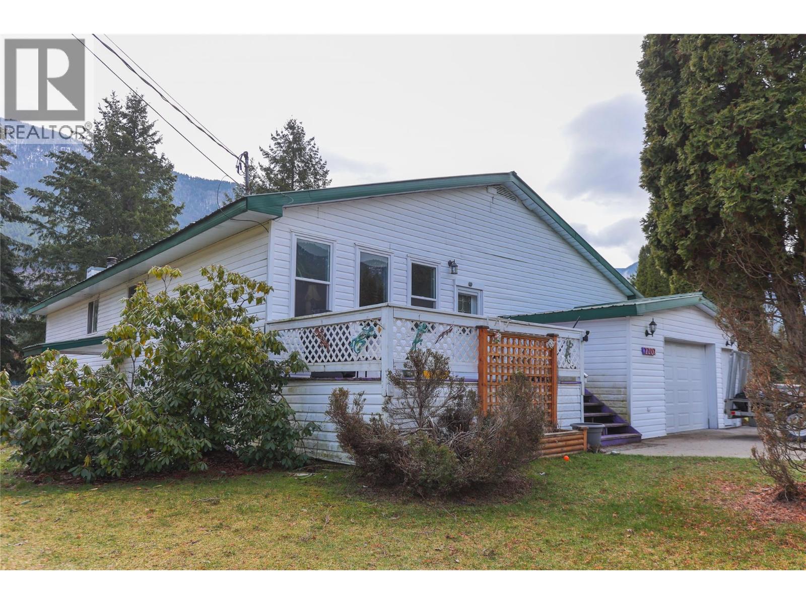 2202 Glade Road, Glade, British Columbia  V1N 4R2 - Photo 3 - 10364748