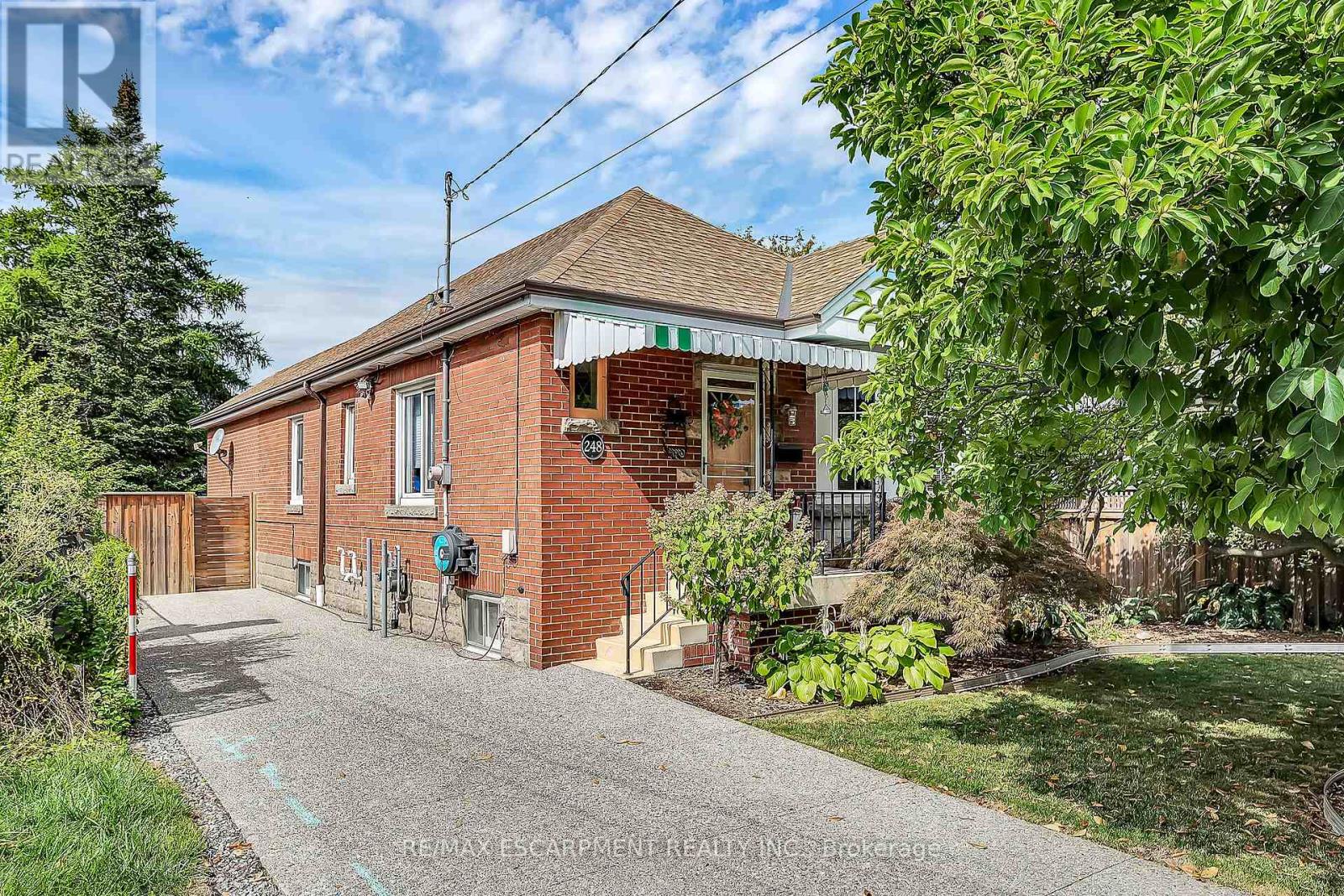 248 East 12th Street, Hamilton (Inch Park), Ontario  L9A 3X8 - Photo 1 - X12441862