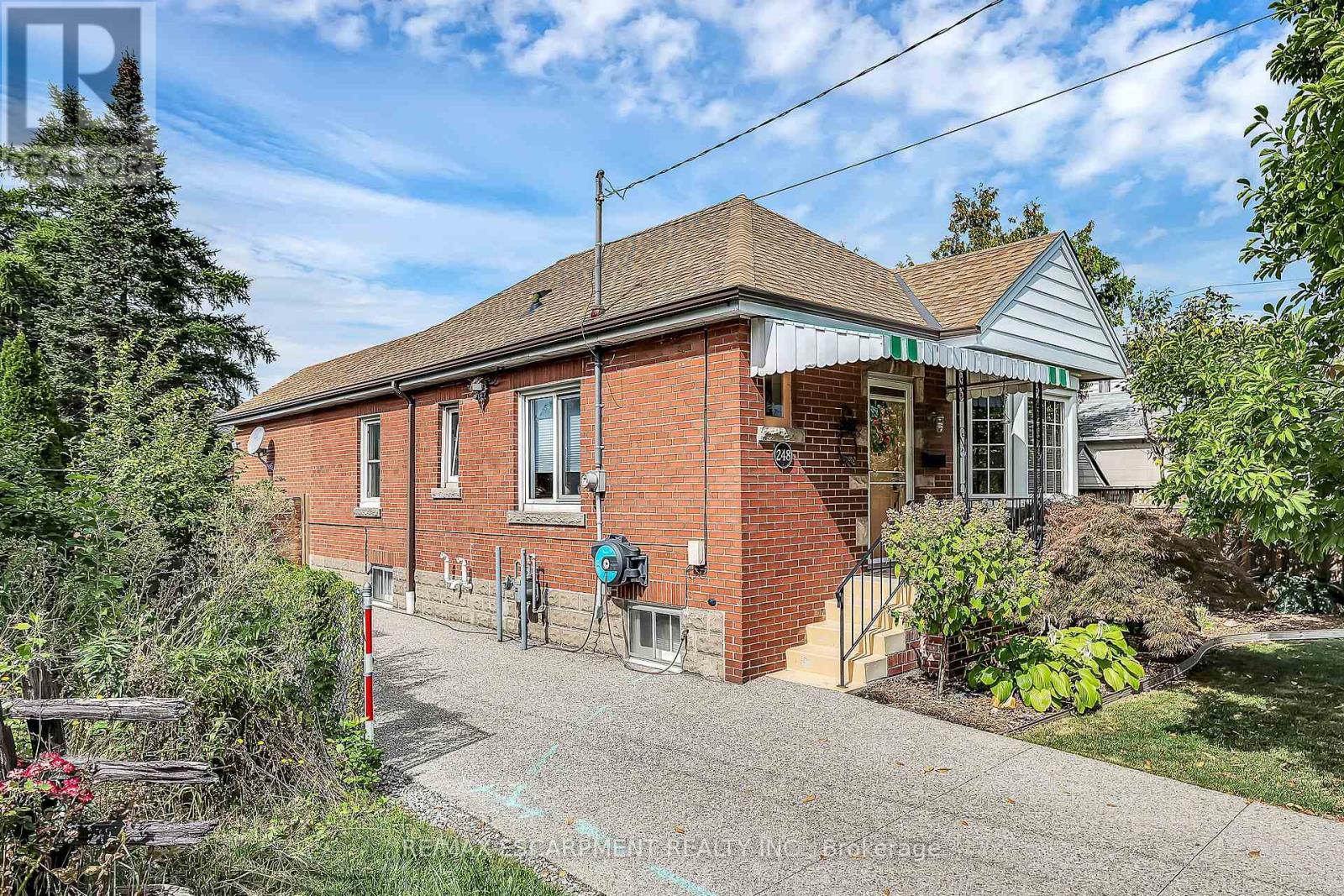 248 East 12th Street, Hamilton (Inch Park), Ontario  L9A 3X8 - Photo 2 - X12441862