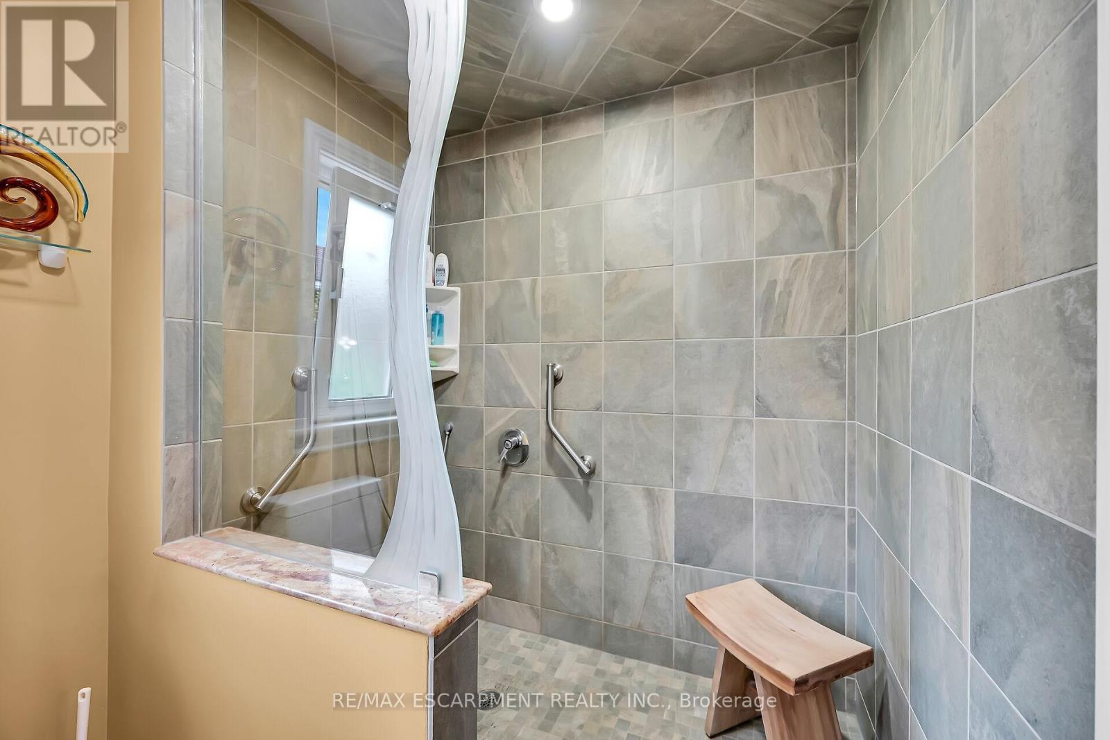 248 East 12th Street, Hamilton (Inch Park), Ontario  L9A 3X8 - Photo 23 - X12441862