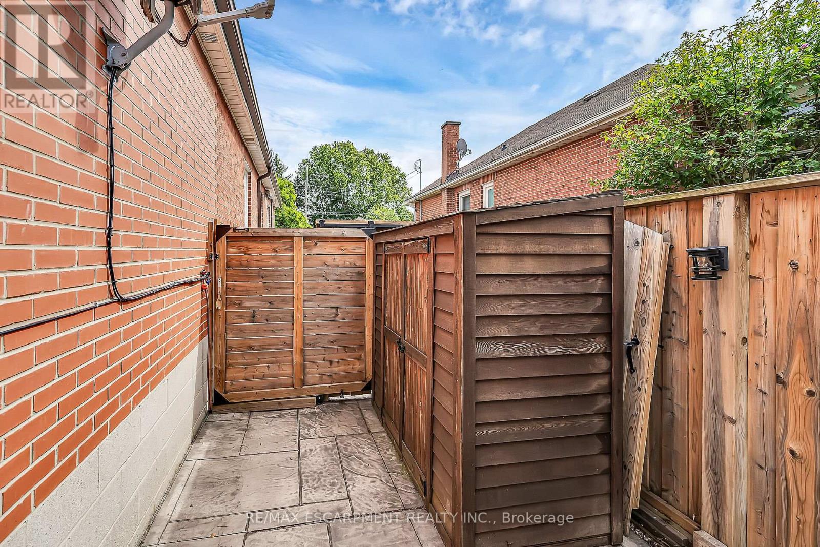 248 East 12th Street, Hamilton (Inch Park), Ontario  L9A 3X8 - Photo 44 - X12441862