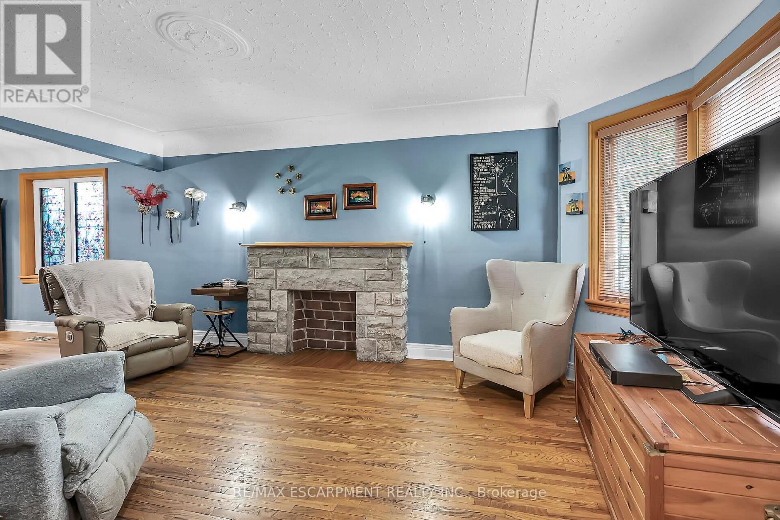 248 East 12th Street, Hamilton (Inch Park), Ontario  L9A 3X8 - Photo 6 - X12441862