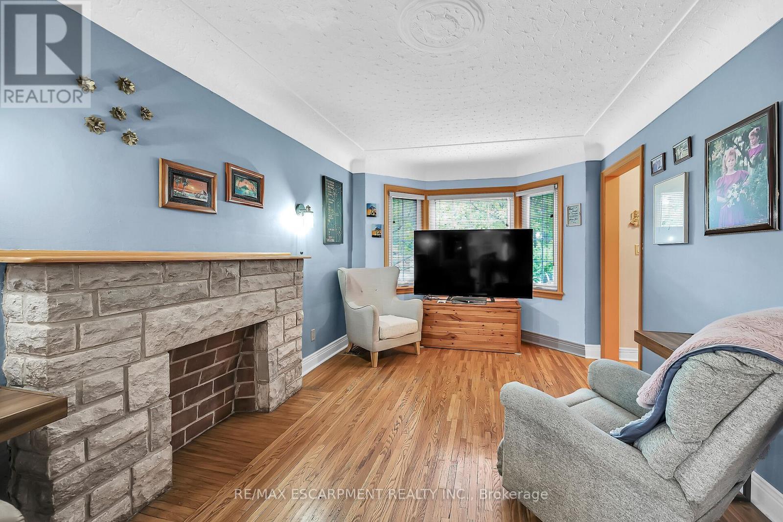 248 East 12th Street, Hamilton (Inch Park), Ontario  L9A 3X8 - Photo 7 - X12441862