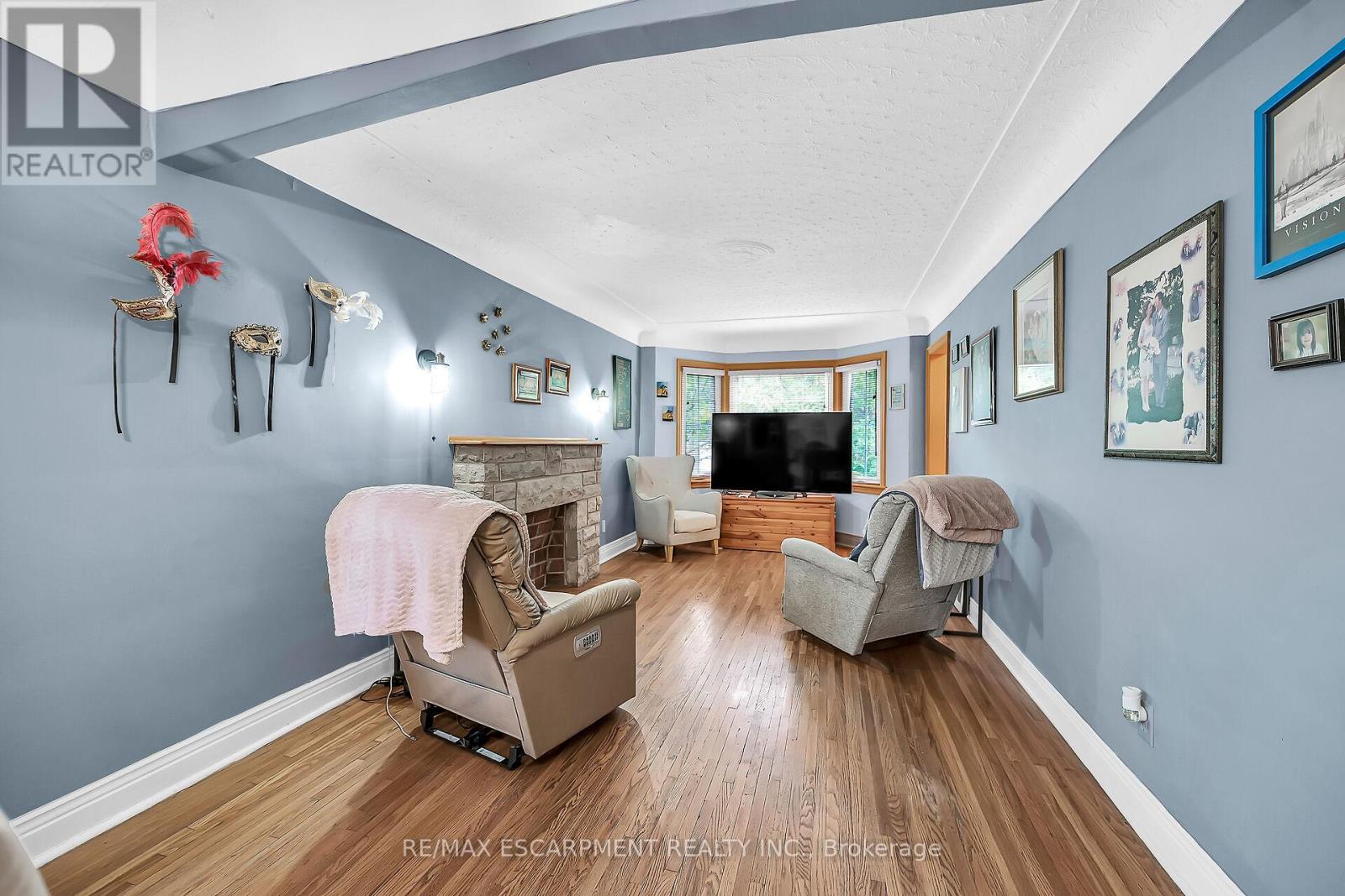 248 East 12th Street, Hamilton (Inch Park), Ontario  L9A 3X8 - Photo 8 - X12441862