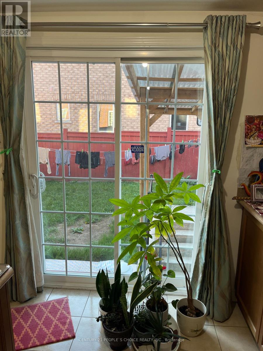 Upper - 14 Bersan Terrace, Brampton, Ontario  L6P 3T2 - Photo 16 - W12440774