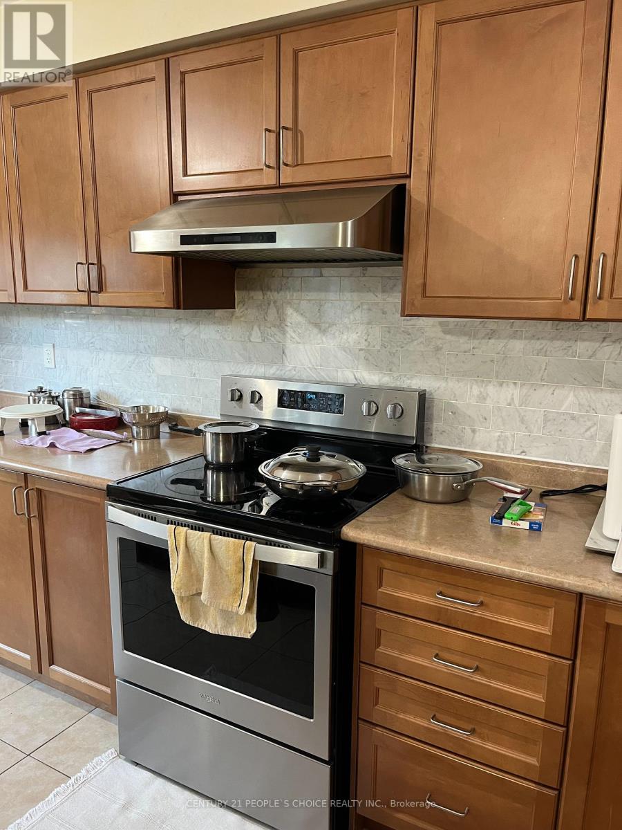 Upper - 14 Bersan Terrace, Brampton, Ontario  L6P 3T2 - Photo 13 - W12440774