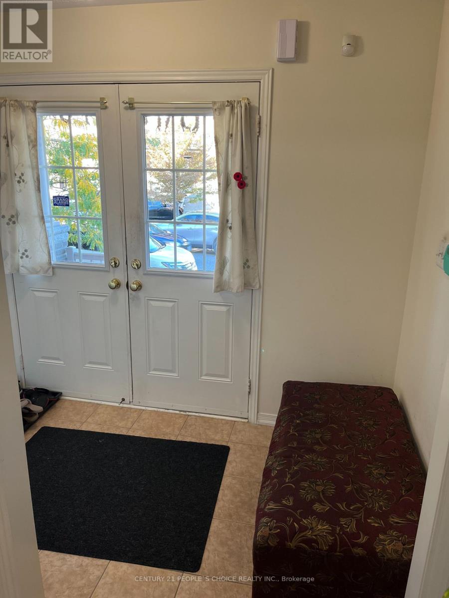 Upper - 14 Bersan Terrace, Brampton, Ontario  L6P 3T2 - Photo 2 - W12440774
