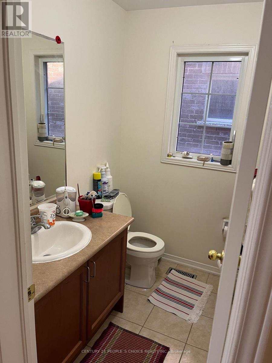 Upper - 14 Bersan Terrace, Brampton, Ontario  L6P 3T2 - Photo 8 - W12440774