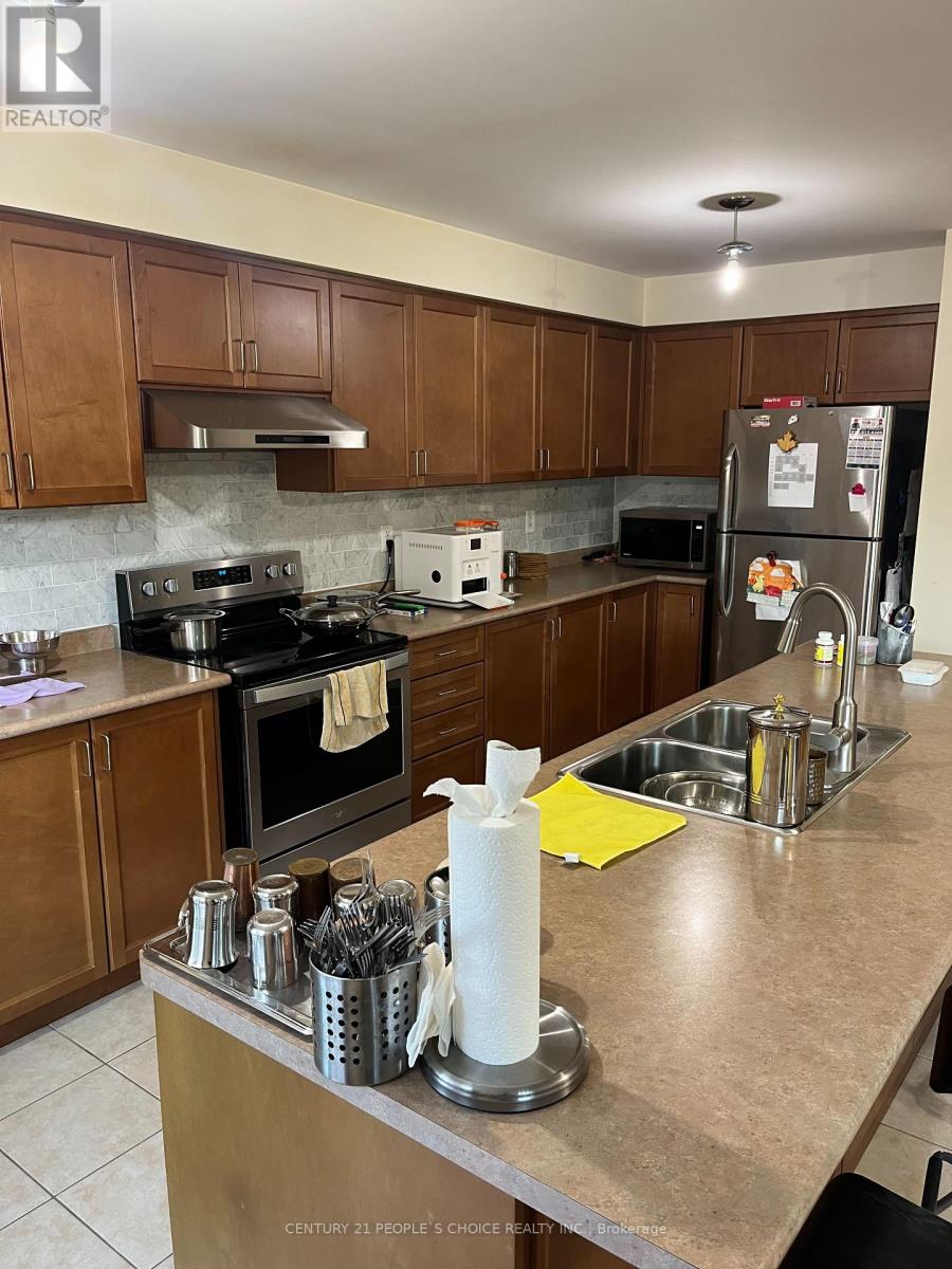 Upper - 14 Bersan Terrace, Brampton, Ontario  L6P 3T2 - Photo 12 - W12440774