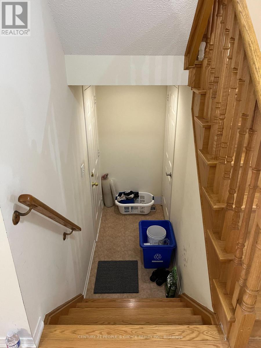 Upper - 14 Bersan Terrace, Brampton, Ontario  L6P 3T2 - Photo 7 - W12440774