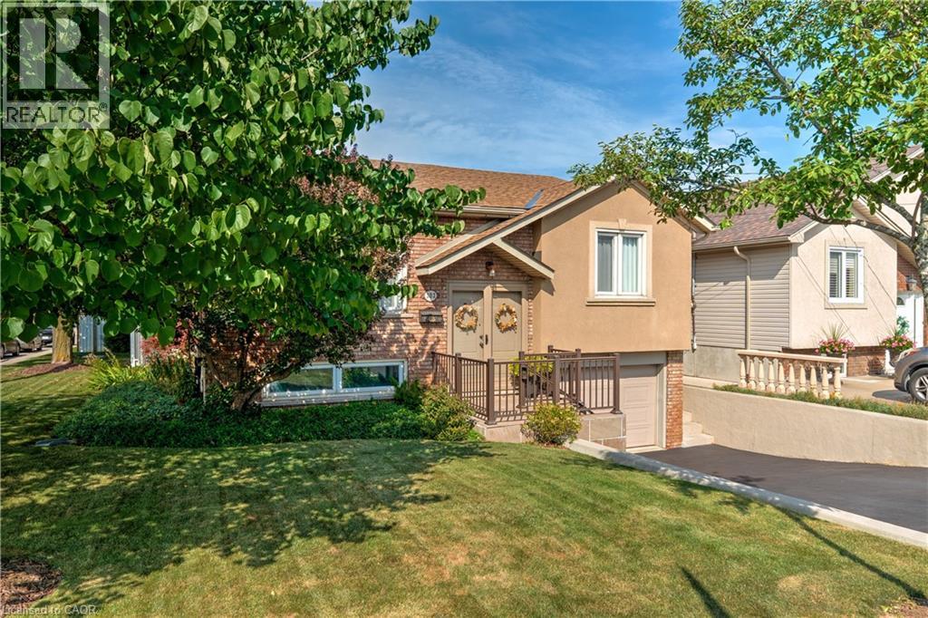 302 Highridge Avenue, Hamilton, Ontario  L8E 3W3 - Photo 2 - 40768734