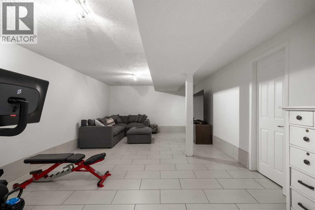 11 Deerfield Circle Se, Calgary, Alberta  T2J 6L7 - Photo 23 - A2261610