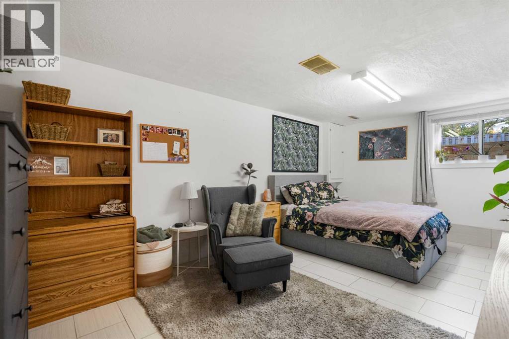 11 Deerfield Circle Se, Calgary, Alberta  T2J 6L7 - Photo 28 - A2261610