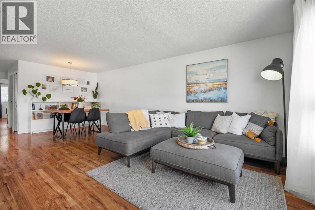 11 Deerfield Circle Se, Calgary, Alberta  T2J 6L7 - Photo 3 - A2261610