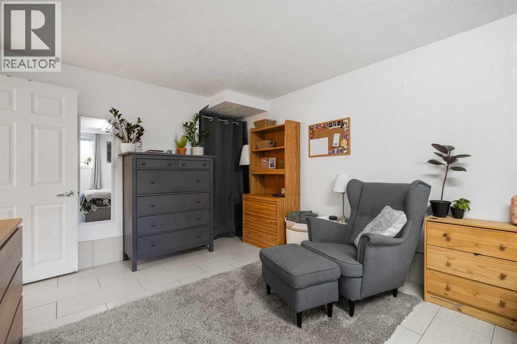 11 Deerfield Circle Se, Calgary, Alberta  T2J 6L7 - Photo 30 - A2261610