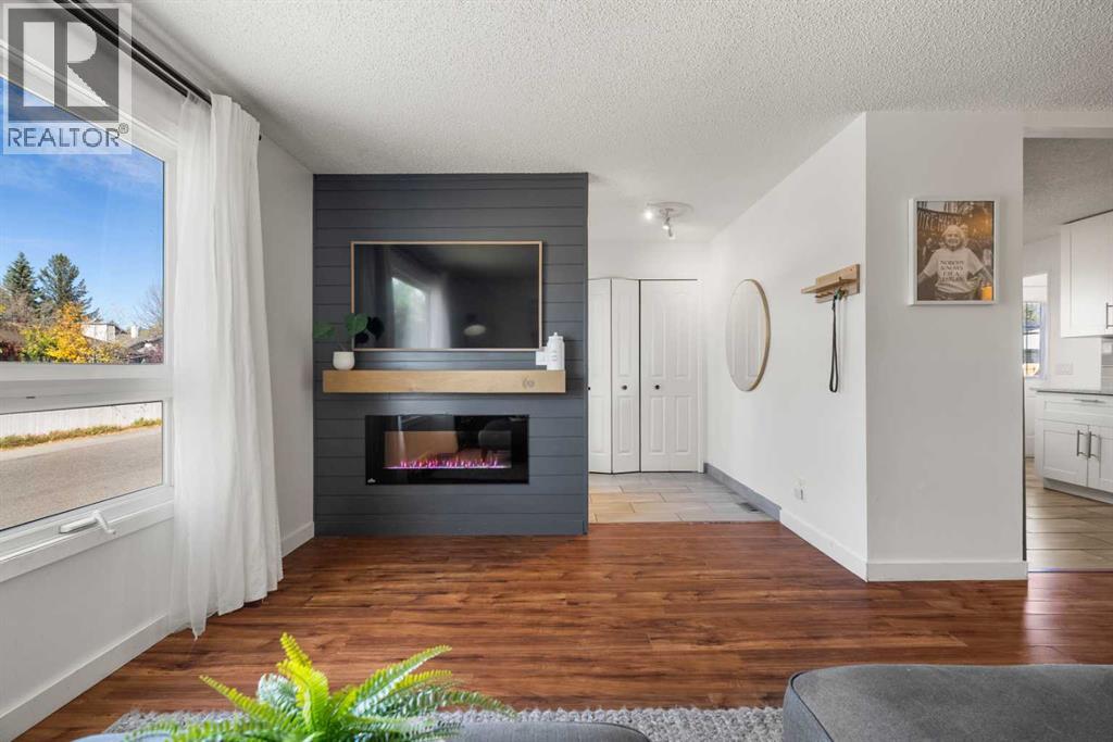 11 Deerfield Circle Se, Calgary, Alberta  T2J 6L7 - Photo 5 - A2261610