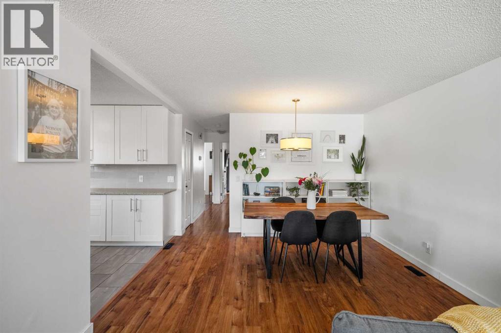 11 Deerfield Circle Se, Calgary, Alberta  T2J 6L7 - Photo 7 - A2261610