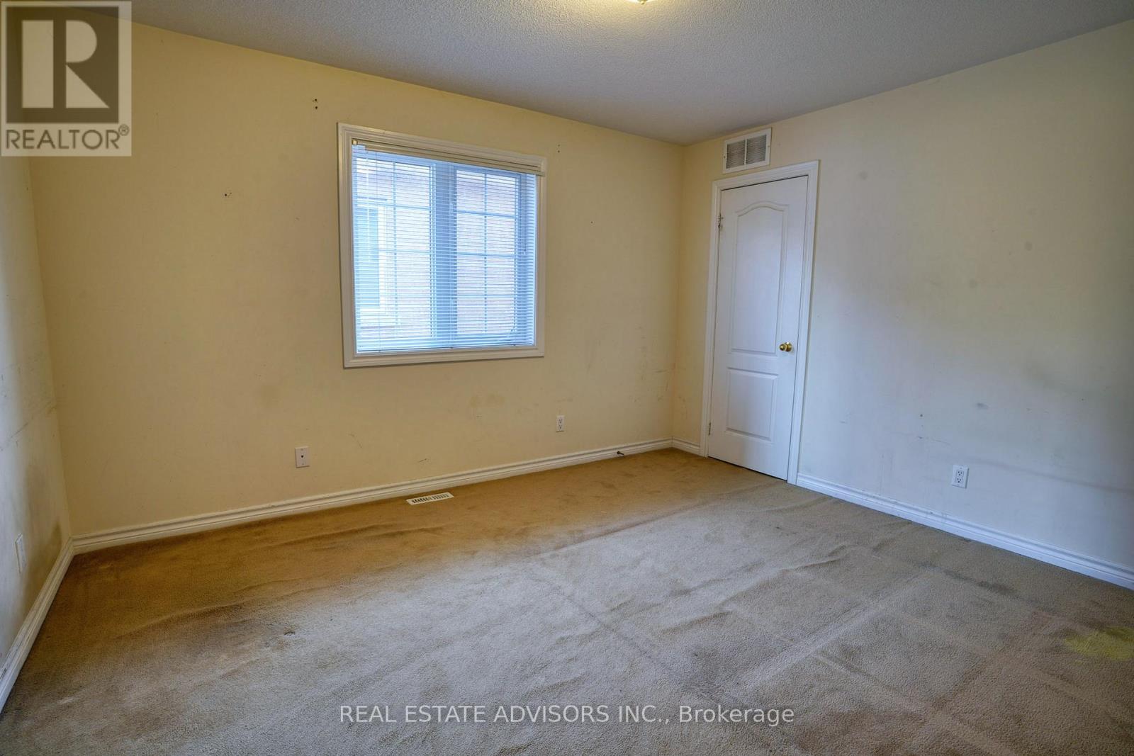 3208 Countess Crescent, Mississauga, Ontario  L5M 0E2 - Photo 13 - W12427015