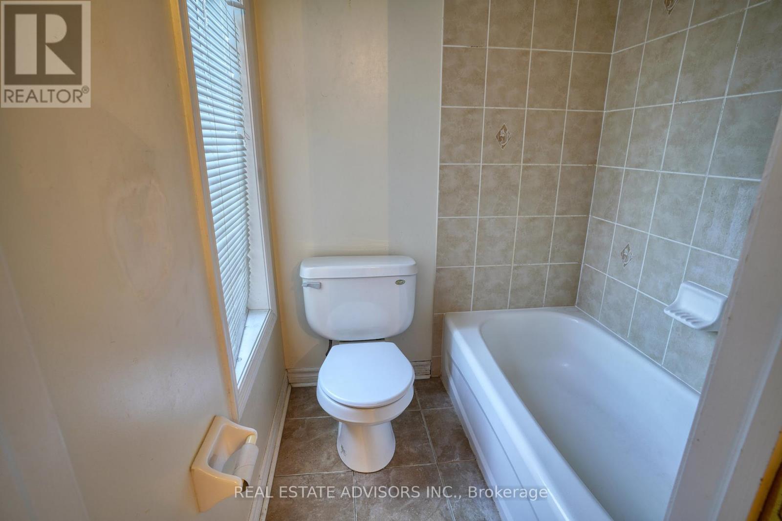 3208 Countess Crescent, Mississauga, Ontario  L5M 0E2 - Photo 25 - W12427015