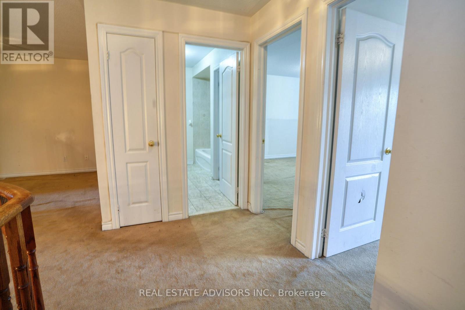 3208 Countess Crescent, Mississauga, Ontario  L5M 0E2 - Photo 12 - W12427015