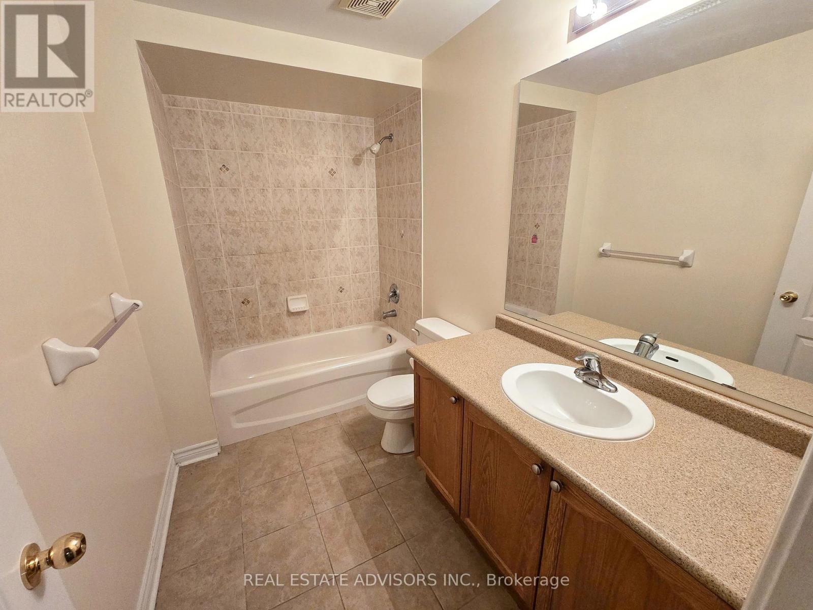 3208 Countess Crescent, Mississauga, Ontario  L5M 0E2 - Photo 26 - W12427015