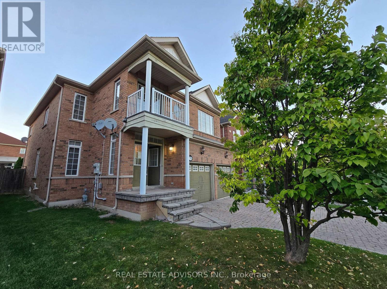 3208 Countess Crescent, Mississauga, Ontario  L5M 0E2 - Photo 4 - W12427015